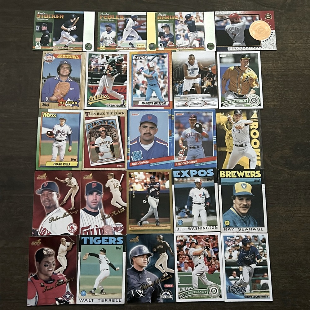 Lot of 24 sports cards